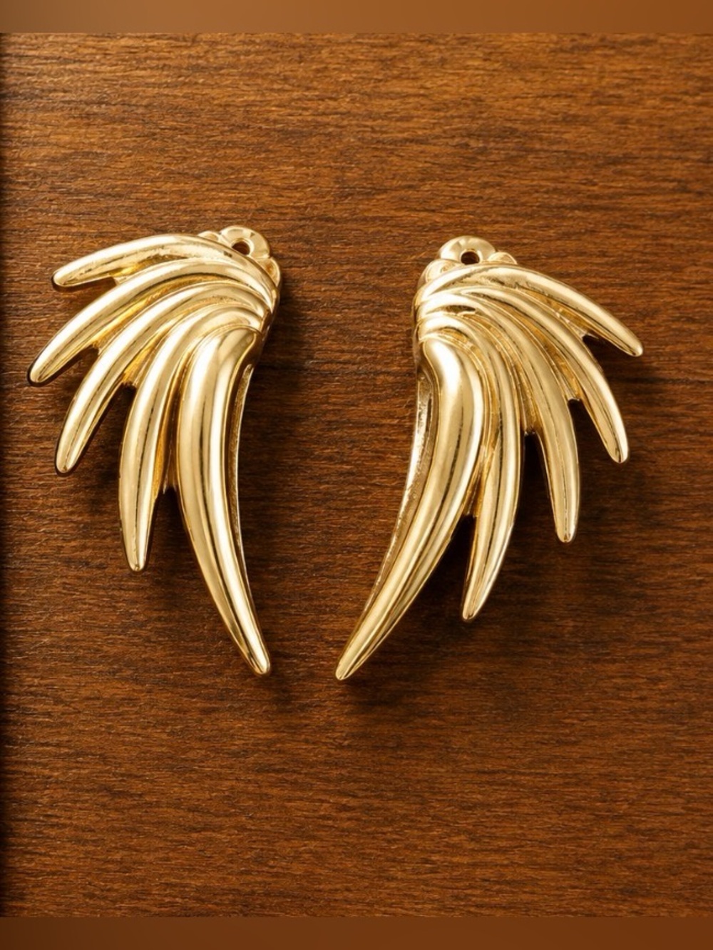 Vintage Gold Tone Wing Clip On Earrings ✨